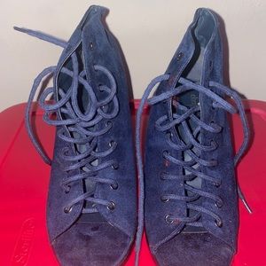 Laces heels